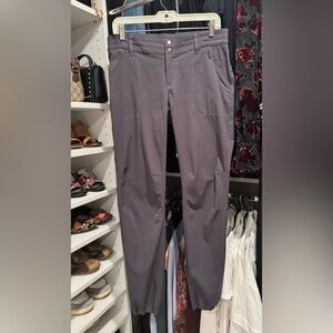 KÜHL Women’s Strattus Pant Size 8 reg/32” long. Color: Carbon